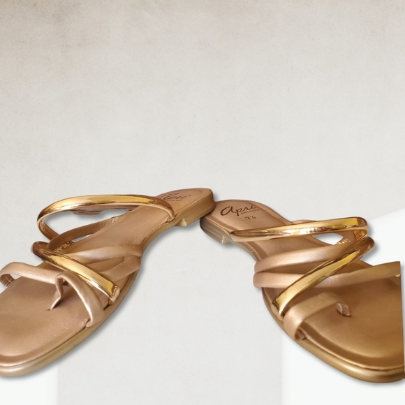 Apri Italian Matte and Shine Strappy Sandals Size 7 1/2 - Picture 5 of 9